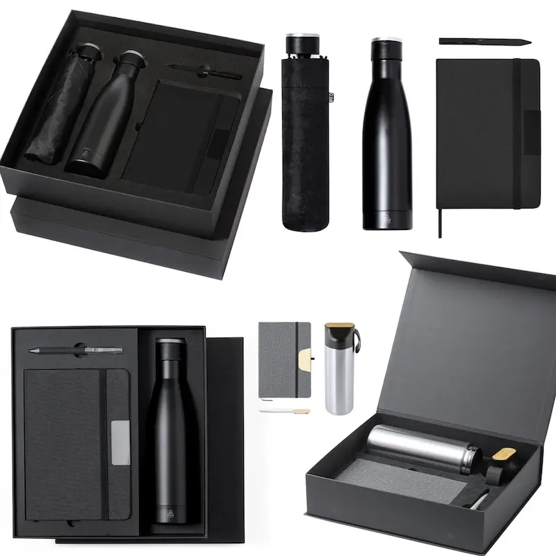 varios objetos publicitarios